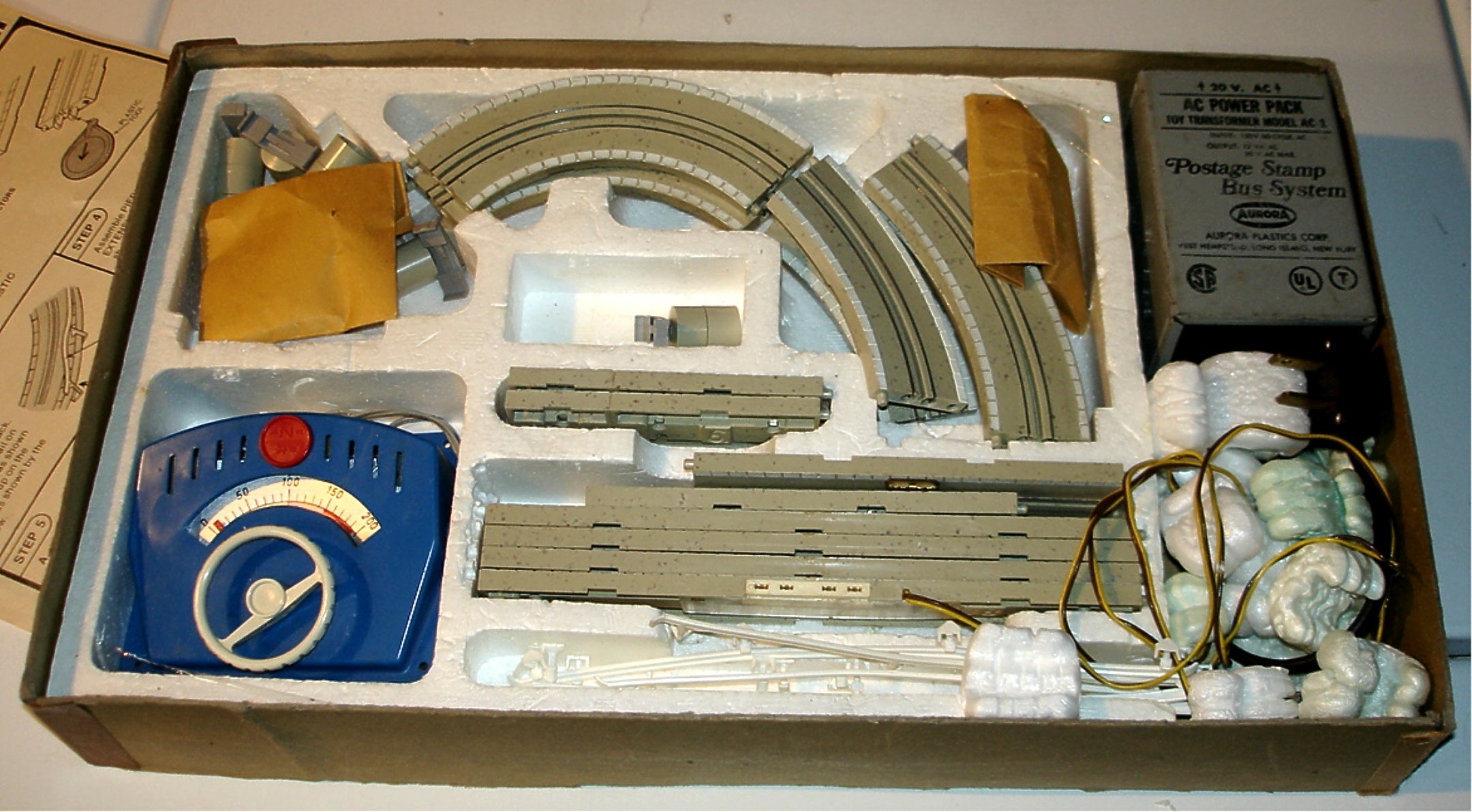 VINTAGE 1960's AURORA POSTAGE STAMP BUS SYSTEM #4402 (E) OB