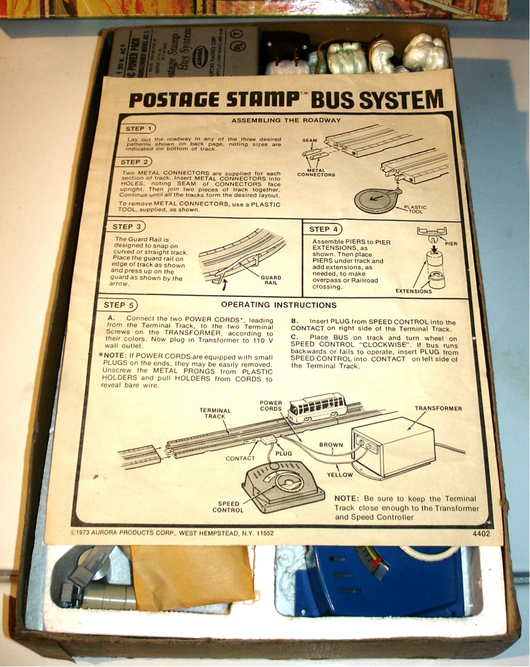 VINTAGE 1960's AURORA POSTAGE STAMP BUS SYSTEM #4402 (E) OB