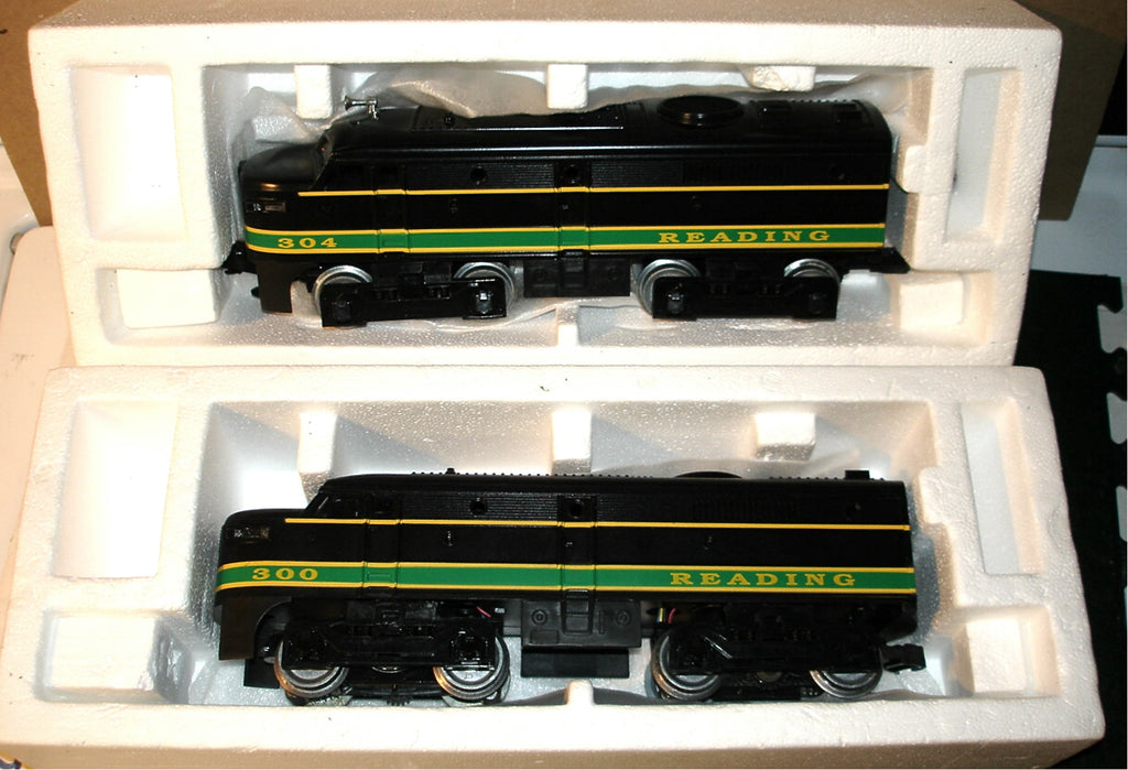 Lionel #6-18934 - Reading - FA - 2 Alco A-A Diesel Engines O Gauge Scale Train
