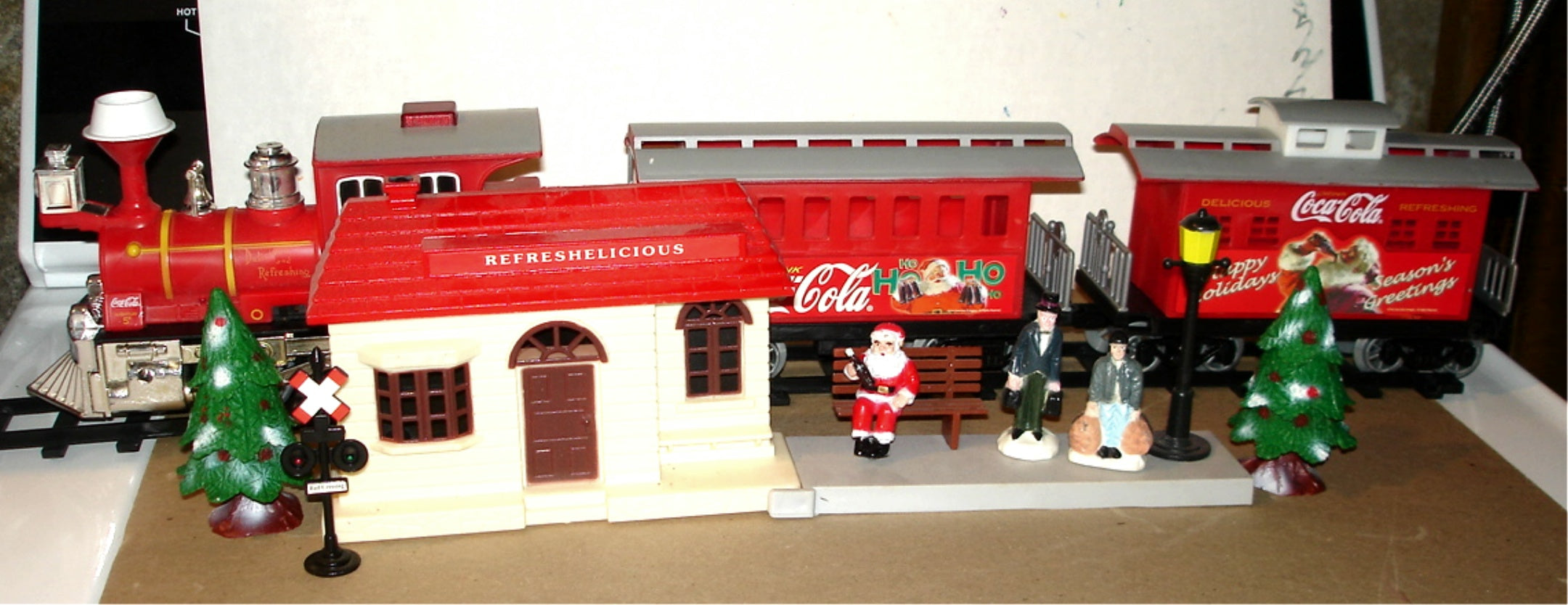 K-LINE (GOLDLOK) - COCA-COLA SANTA TRAIN - O-27  REMOTE CONTROL TRAIN