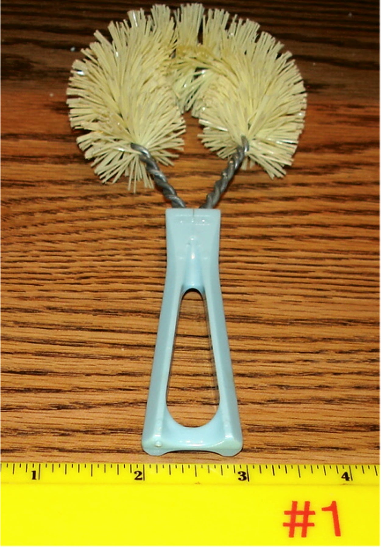FULLER BRUSH - VINTAGE ROUND VEGGIE/DISH SCRUB BRUSH - ROYAL or BABY BLUE NOS