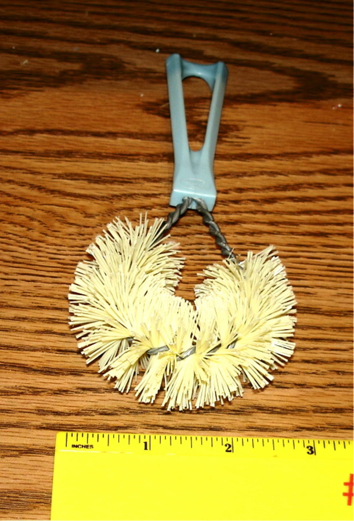 FULLER BRUSH - VINTAGE ROUND VEGGIE/DISH SCRUB BRUSH - ROYAL or BABY BLUE NOS