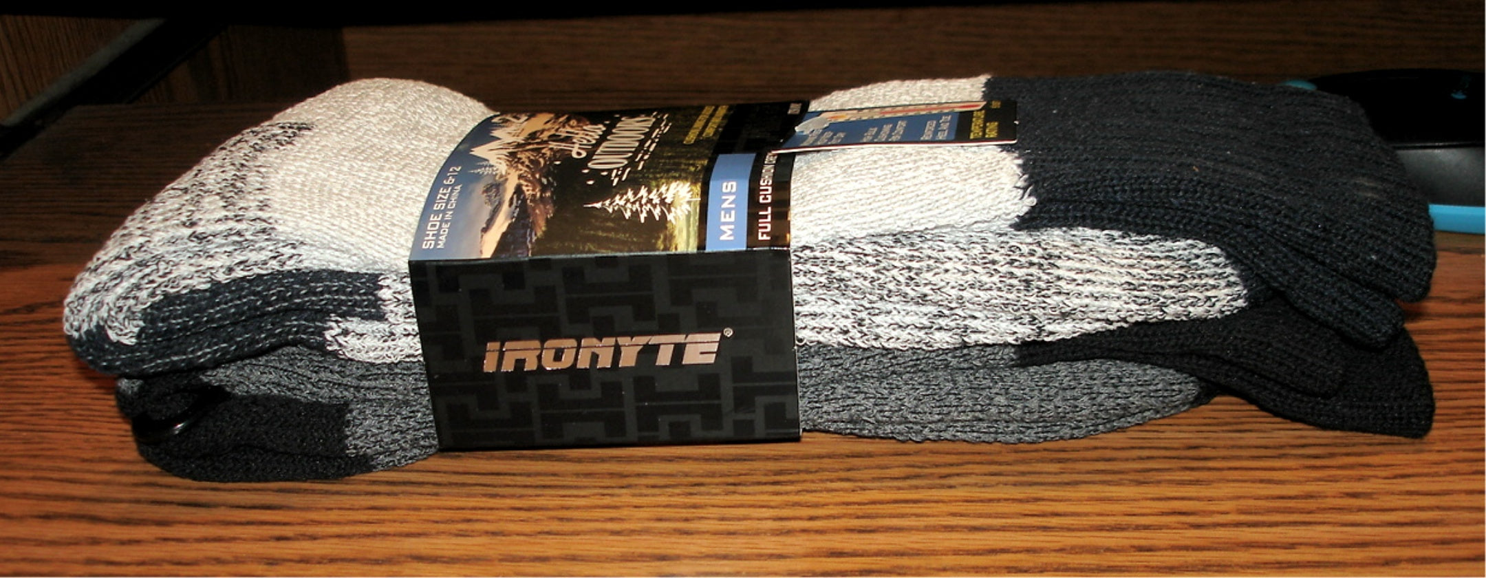 Hello Outdoors - Mens Winter Crew Socks Size 6-12 - 2-Pack Black/Gray/Charcoal