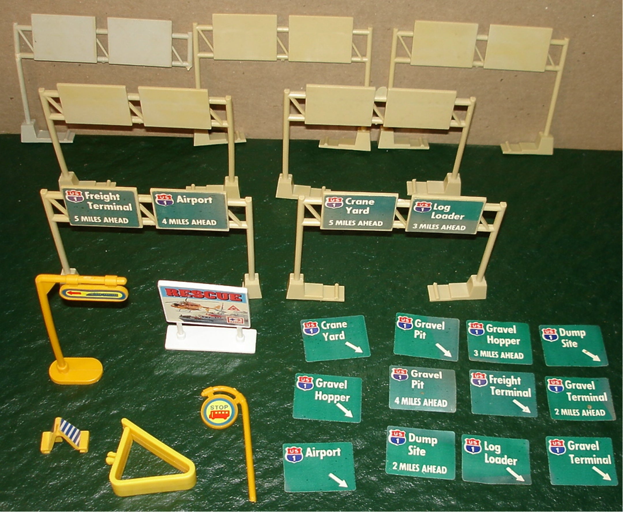 VINTAGE TYCO - US1 ELECTRIC TRUCKING #3763 OVERHEAD 2 LANE HIGHWAY SIGNS