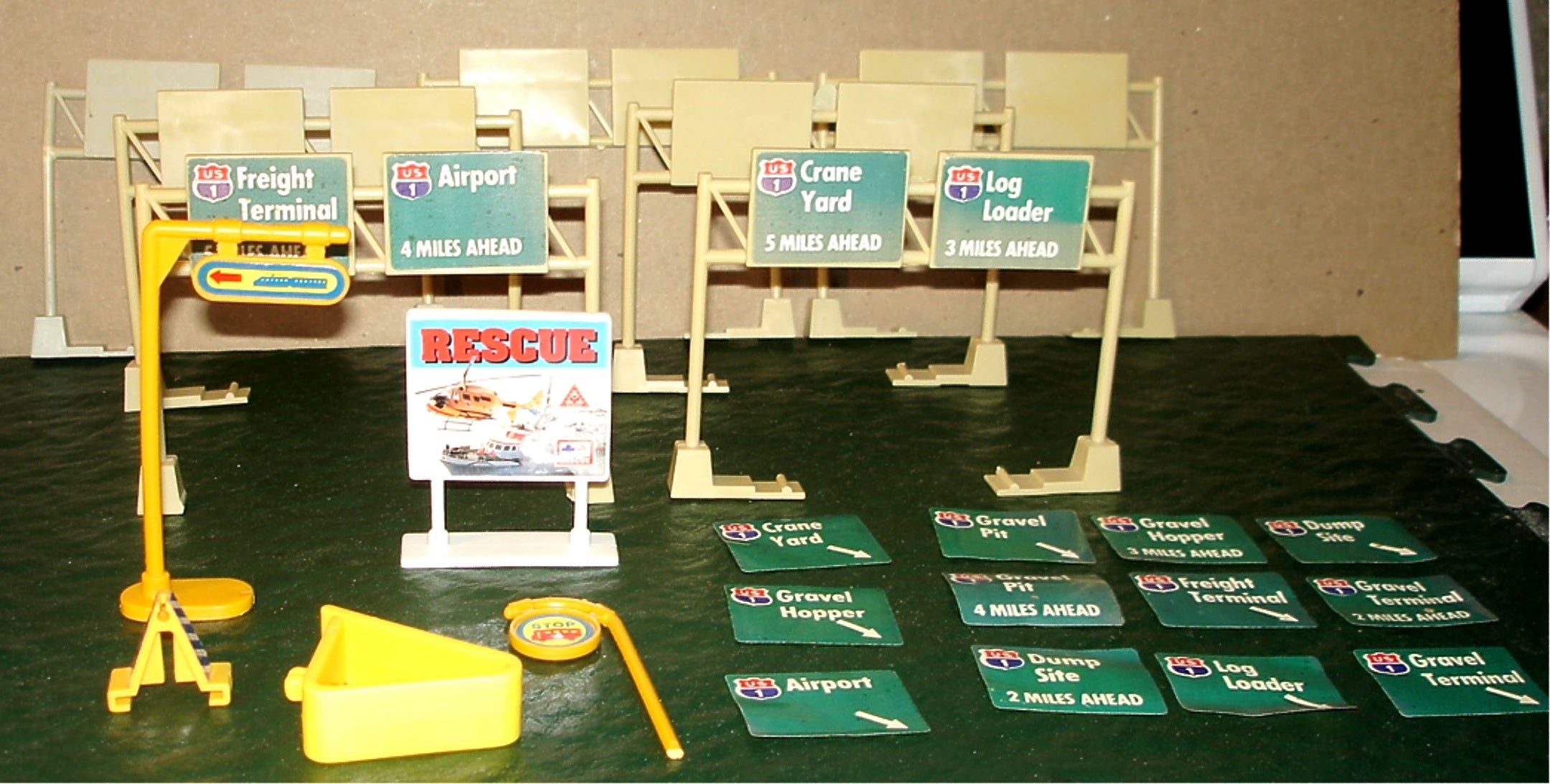 VINTAGE TYCO - US1 ELECTRIC TRUCKING #3763 OVERHEAD 2 LANE HIGHWAY SIGNS