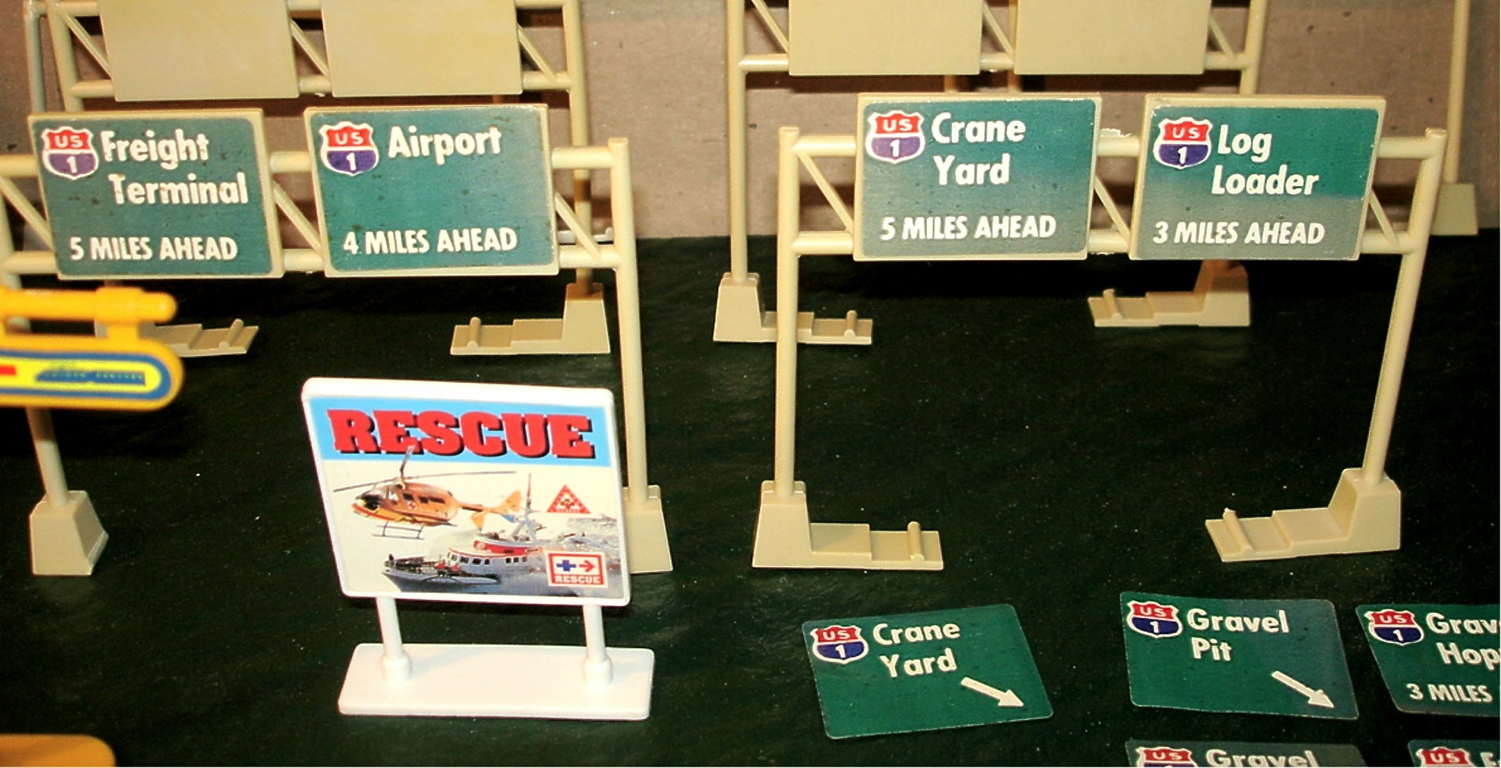 VINTAGE TYCO - US1 ELECTRIC TRUCKING #3763 OVERHEAD 2 LANE HIGHWAY SIGNS