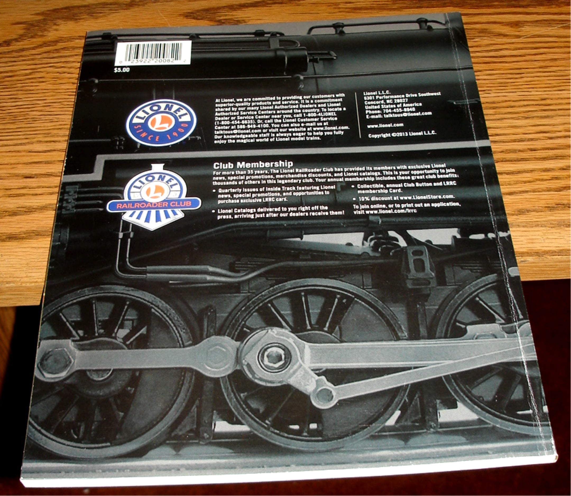 LIONEL - 2013 Signature Edition Catalog - Rolling Stock, Track, Accessories