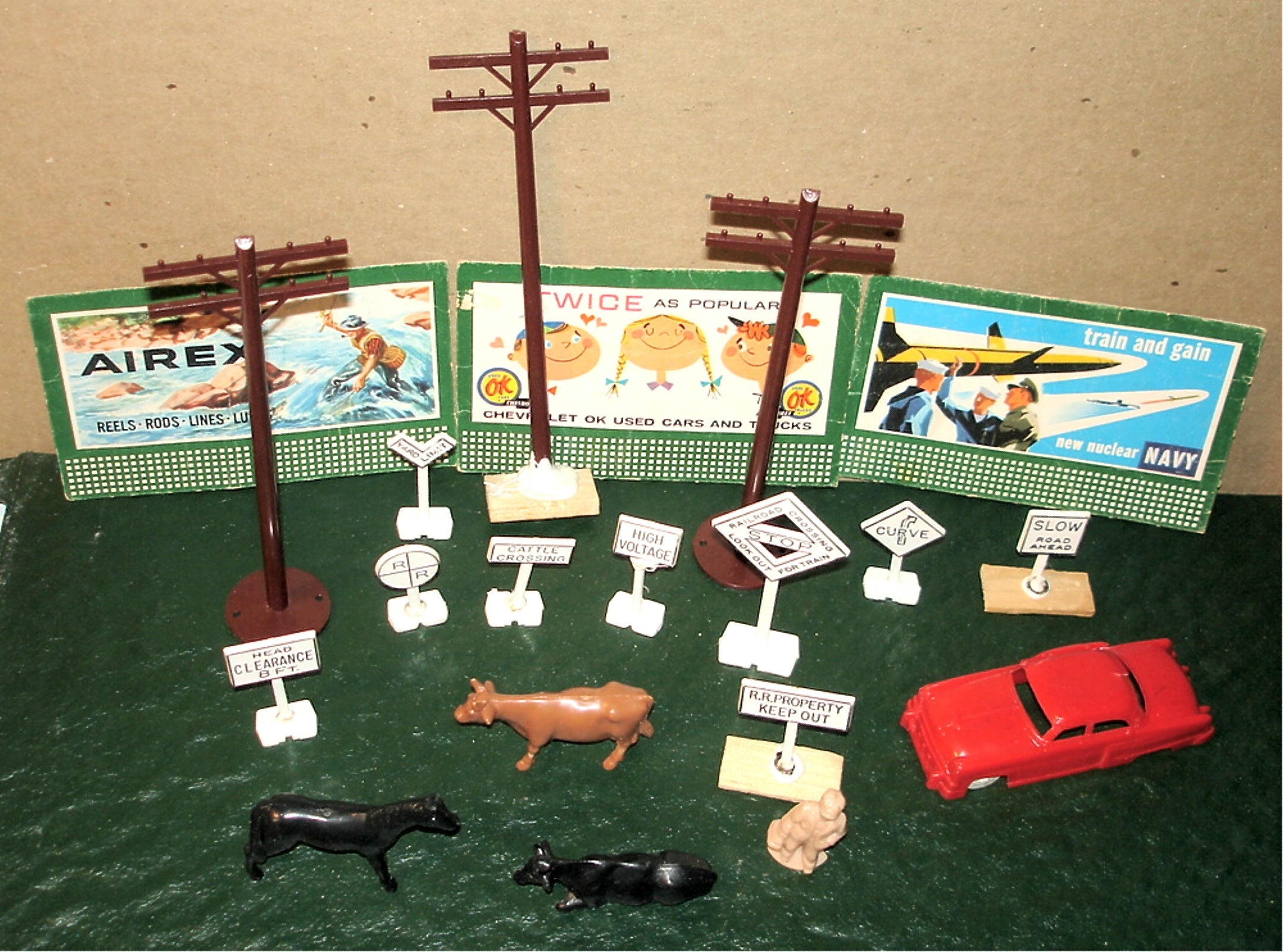 Lot of 20 - O Scale Accessories - LIONEL MARX ATLAS BACHMANN WEAVER Train (A)