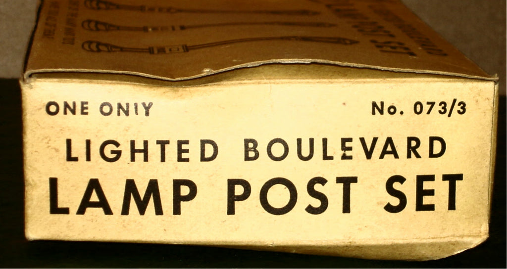 MARX - VINTAGE #073/3 LIGHTED BOULEVARD LAMP POST SET - O/S TRAIN NIB