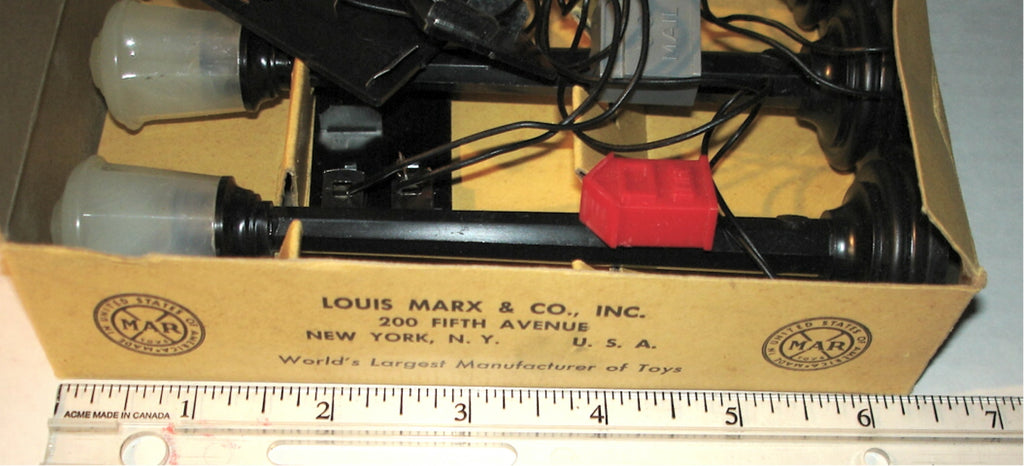 MARX - VINTAGE #073/3 LIGHTED BOULEVARD LAMP POST SET - O/S TRAIN NIB